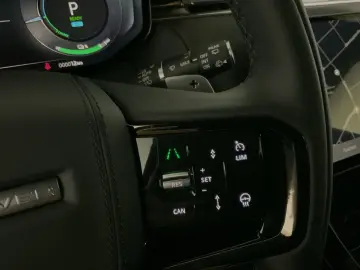 LAND ROVER Range Rover Sport Autobiography P550e 23   Stand
