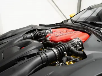 FERRARI 12Cilindri -PANO-LEDS-LIFT-PASS. DISPLAY-GIALLO-