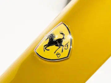 FERRARI 12Cilindri -PANO-LEDS-LIFT-PASS. DISPLAY-GIALLO-