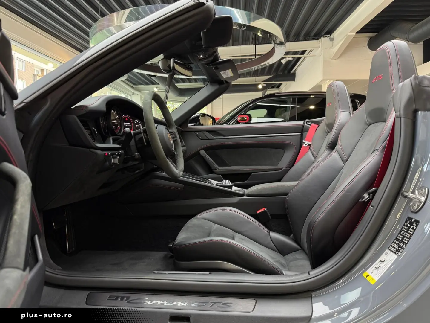 PORSCHE 911 Carrera GTS Cabriolet  360  Lift Carbon Bose