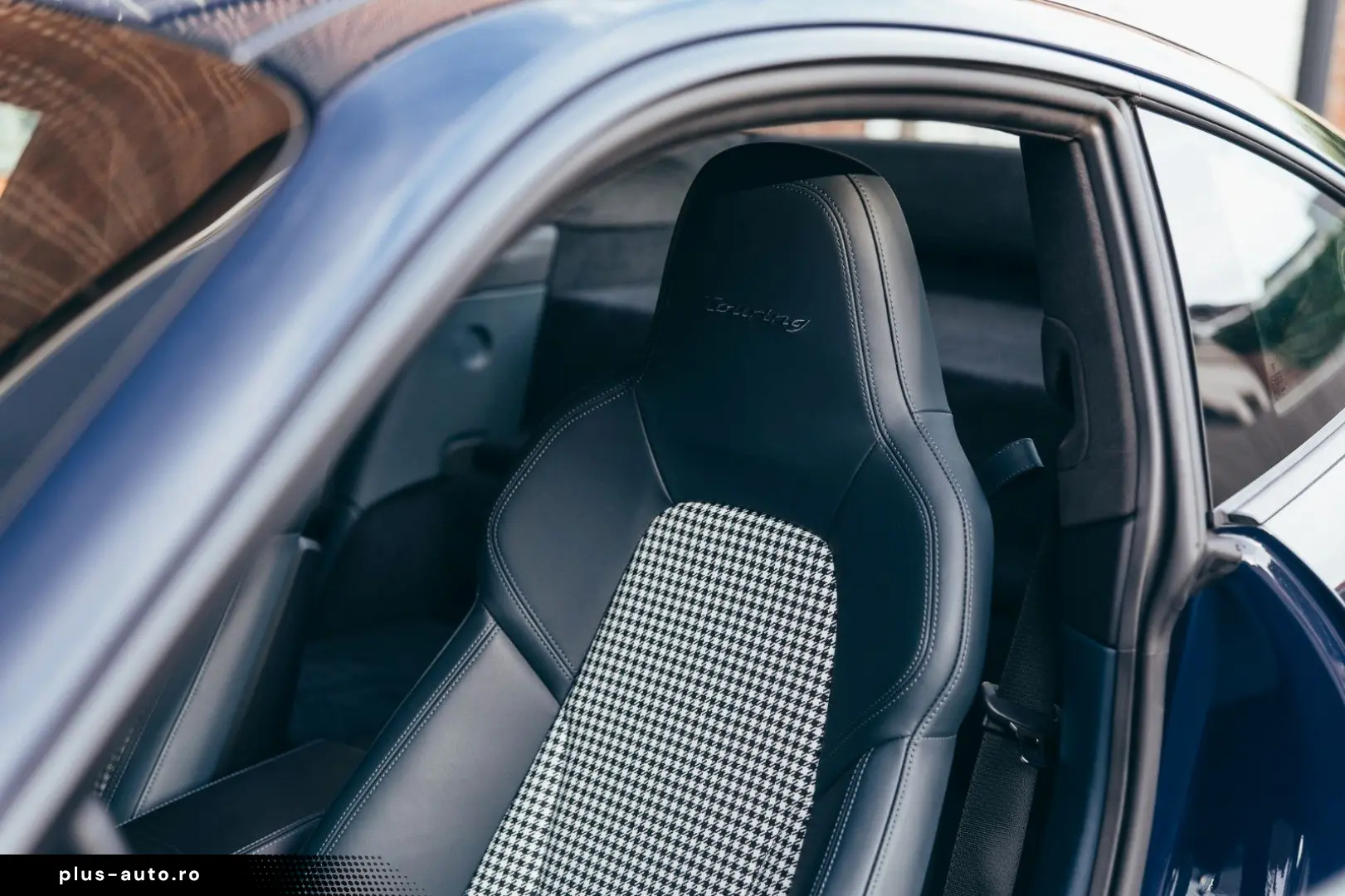 PORSCHE 992 GT3 Touring Sonderwunsch - Approved 04 2027