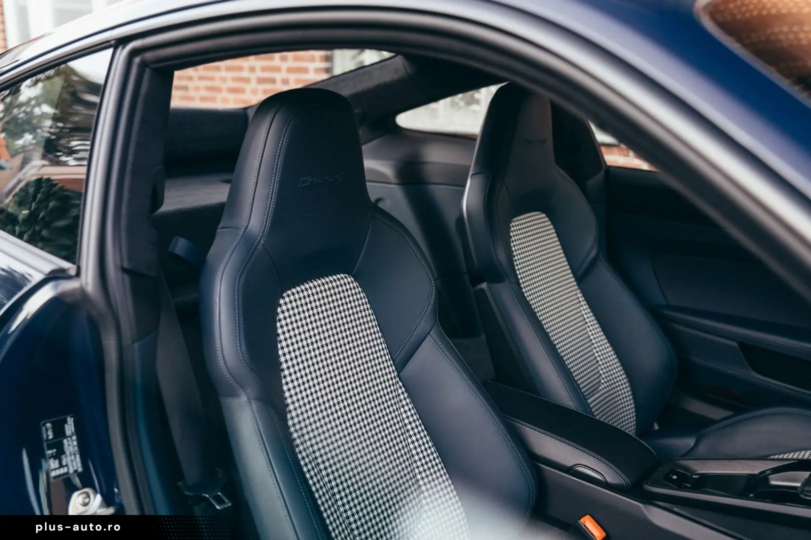 PORSCHE 992 GT3 Touring Sonderwunsch - Approved 04 2027