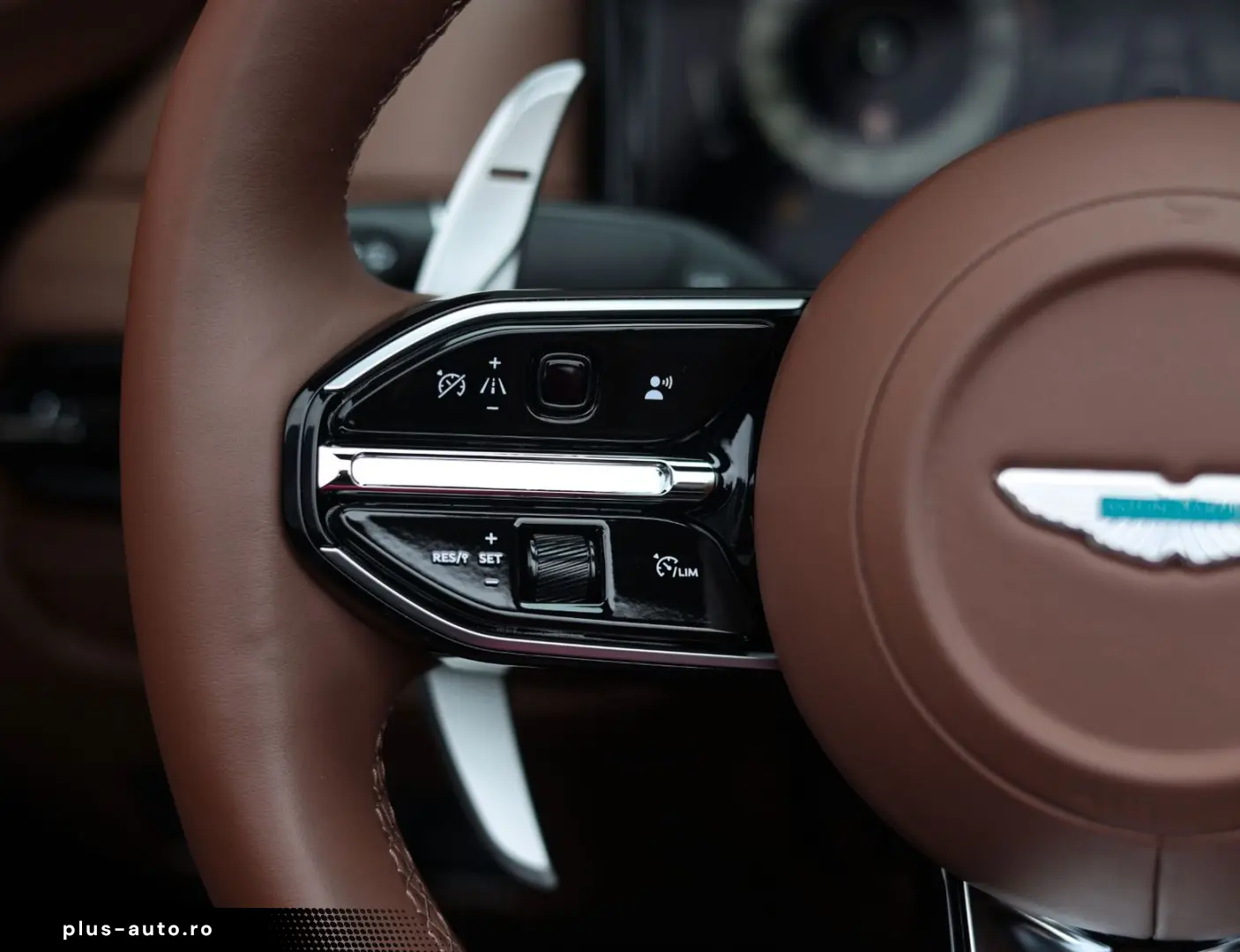 ASTON MARTIN DB12 4.0 V8 Volante