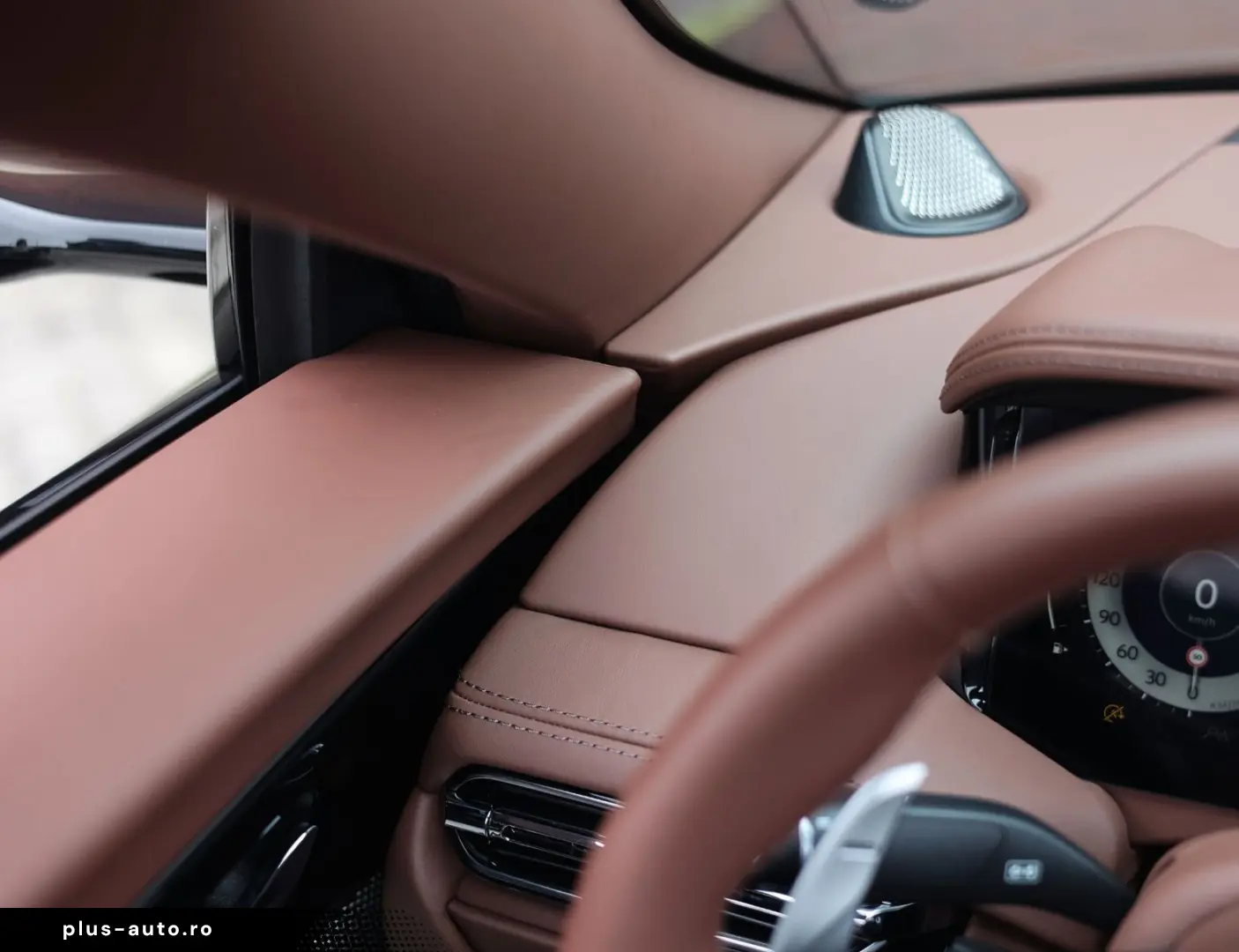 ASTON MARTIN DB12 4.0 V8 Volante