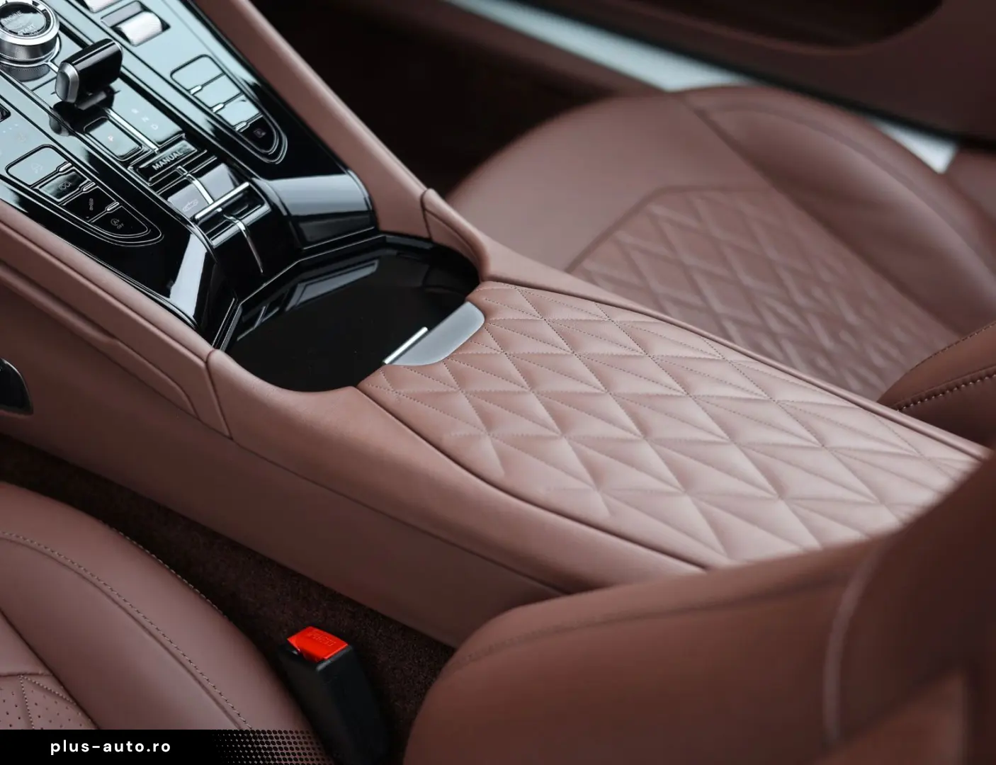 ASTON MARTIN DB12 4.0 V8 Volante