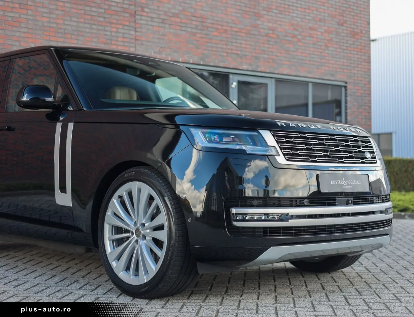 LAND ROVER Range Rover P550e Autobiography