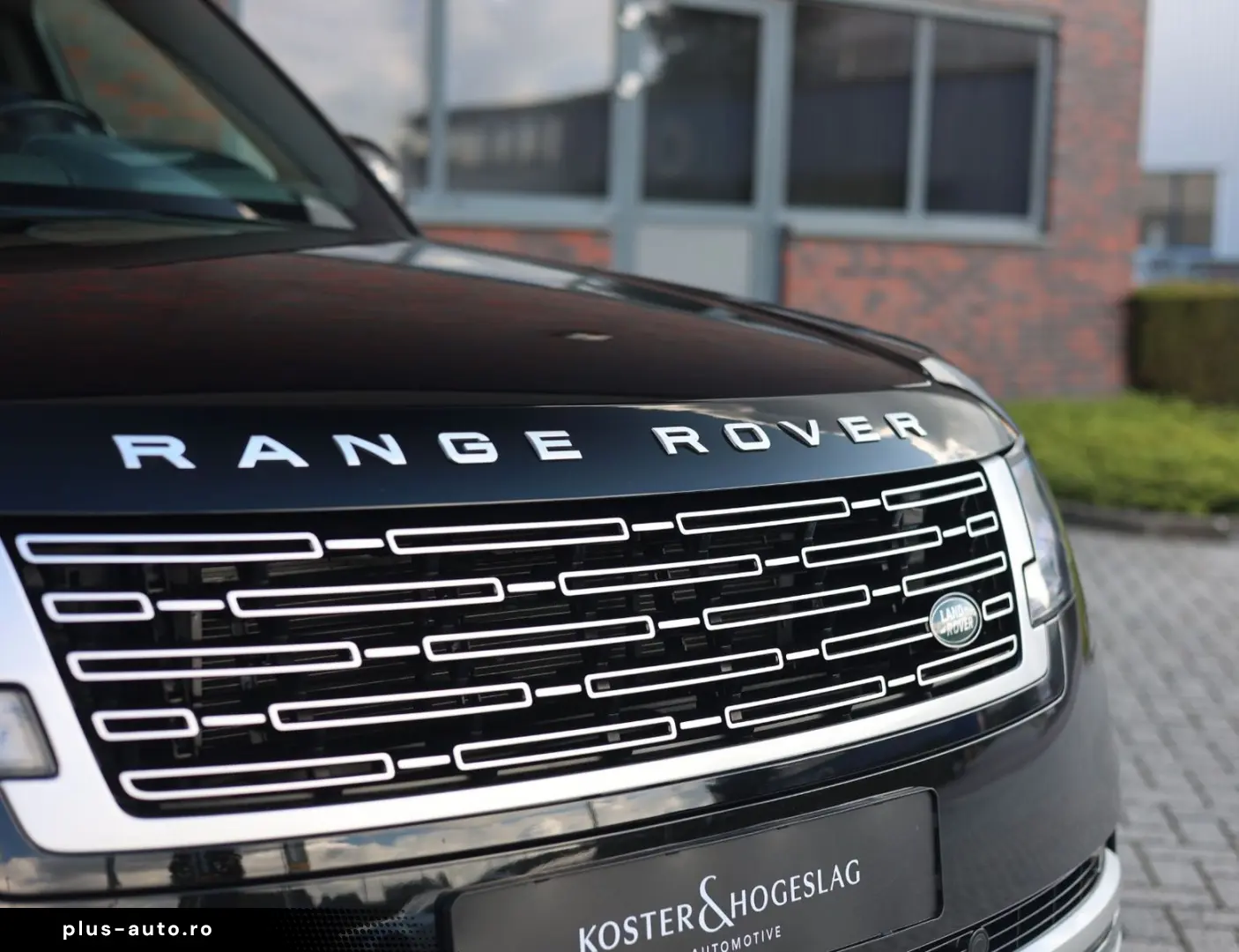 LAND ROVER Range Rover P550e Autobiography