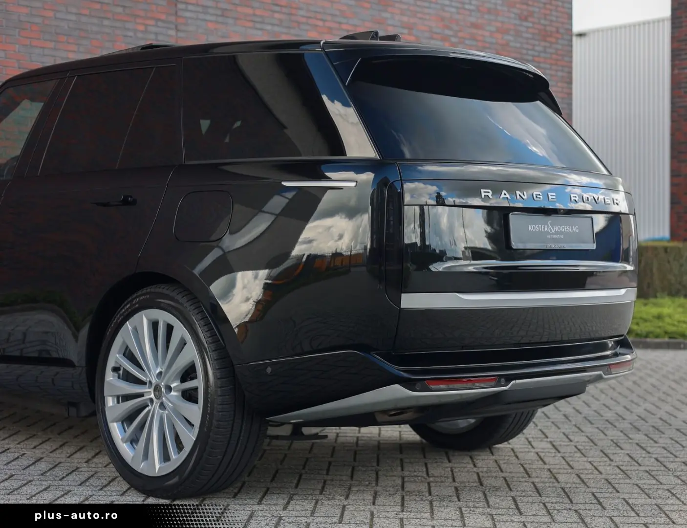 LAND ROVER Range Rover P550e Autobiography