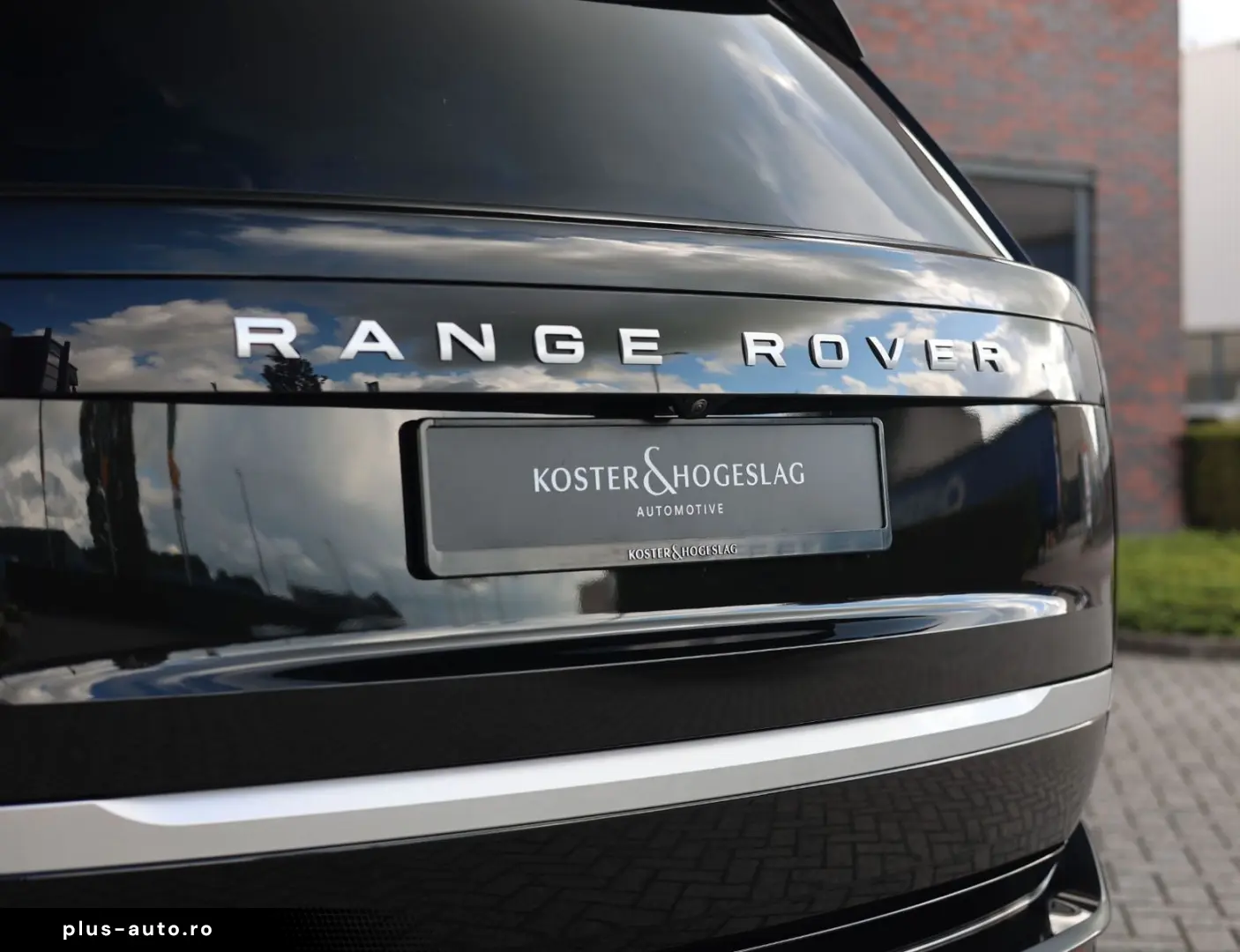 LAND ROVER Range Rover P550e Autobiography
