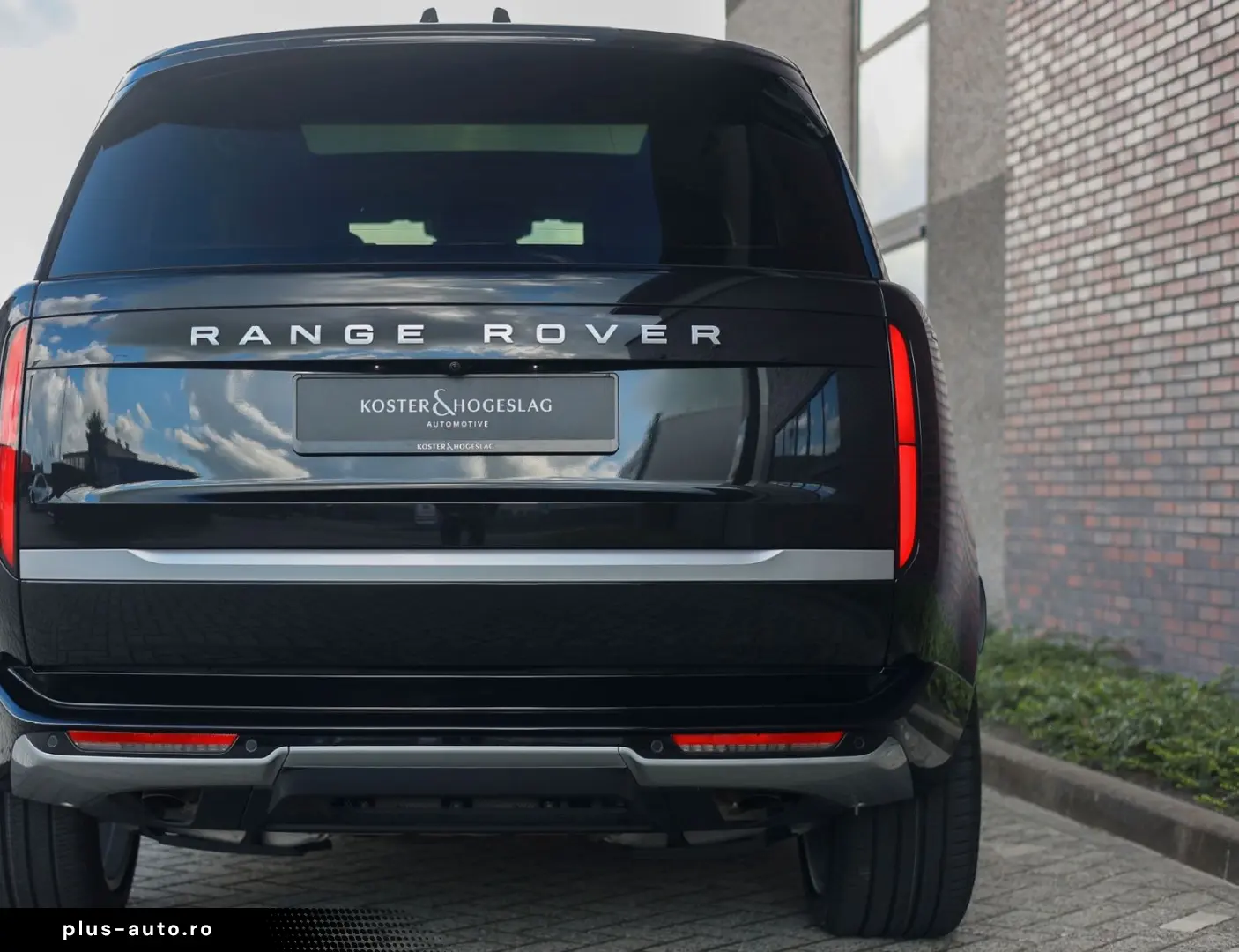 LAND ROVER Range Rover P550e Autobiography