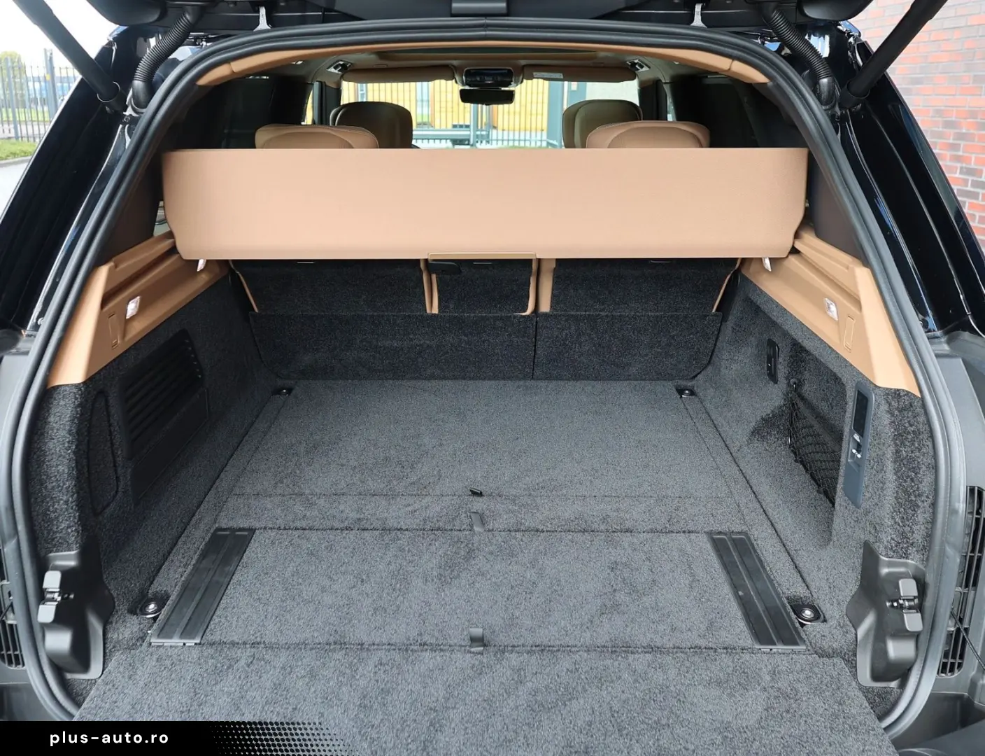 LAND ROVER Range Rover P550e Autobiography