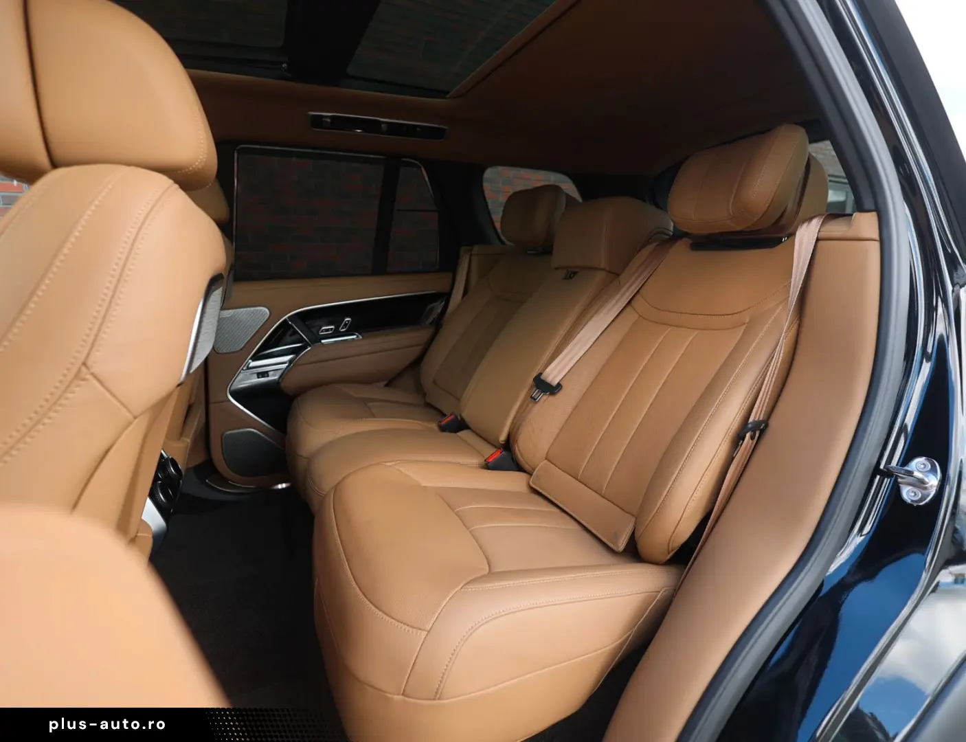 LAND ROVER Range Rover P550e Autobiography