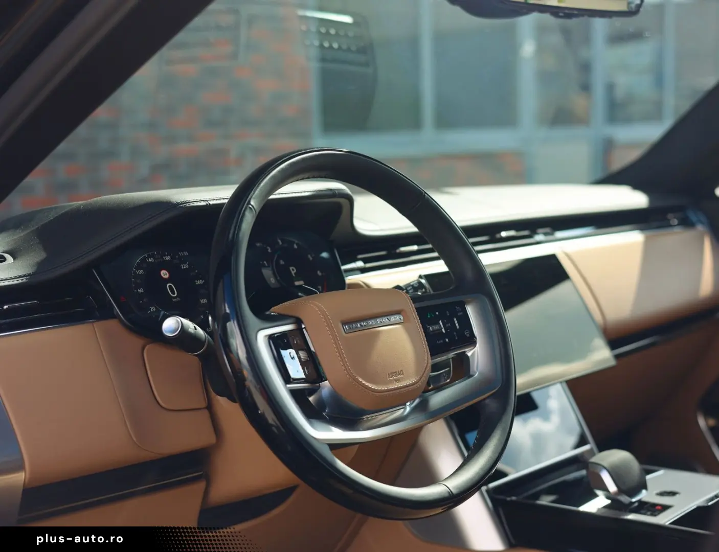 LAND ROVER Range Rover P550e Autobiography