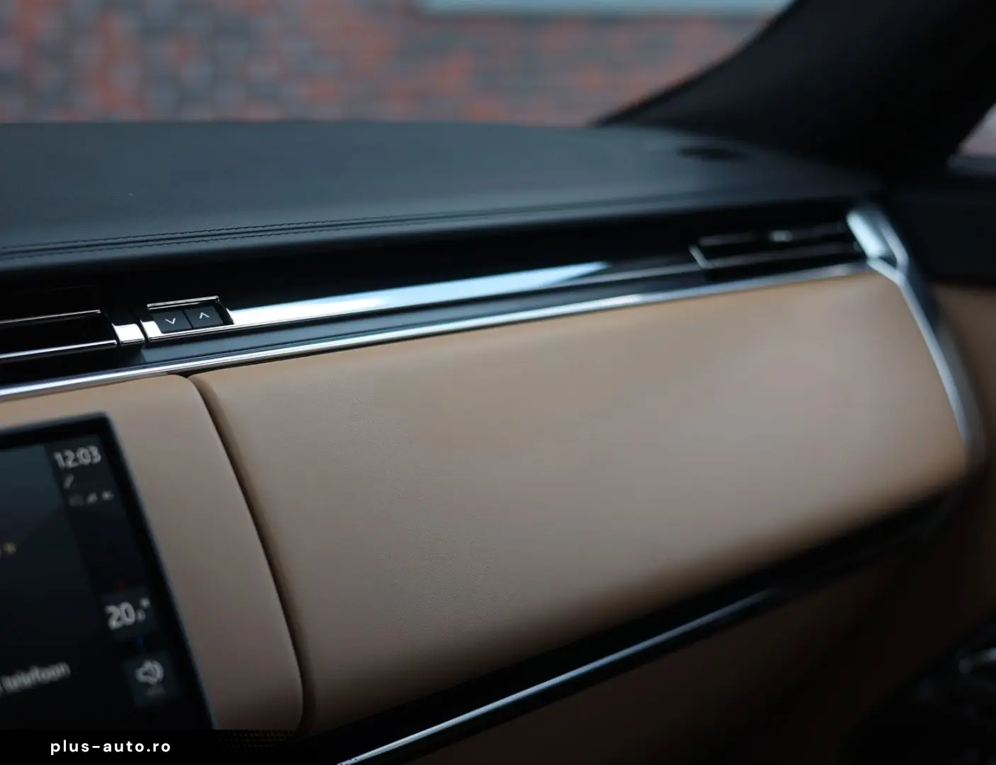LAND ROVER Range Rover P550e Autobiography