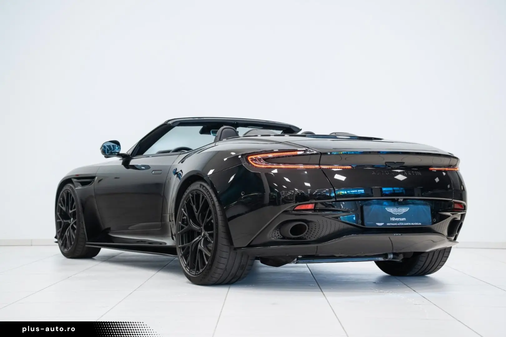 ASTON MARTIN DB12 Volante   Onyx Black   Carbon Interior