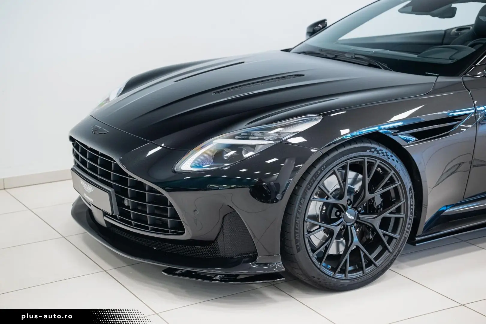 ASTON MARTIN DB12 Volante   Onyx Black   Carbon Interior