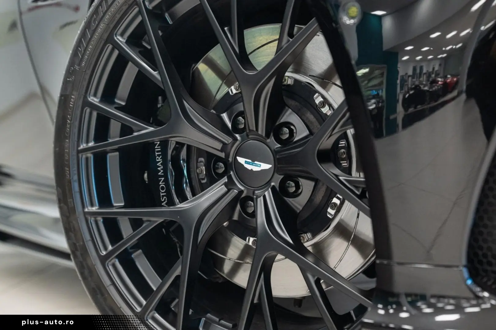 ASTON MARTIN DB12 Volante   Onyx Black   Carbon Interior