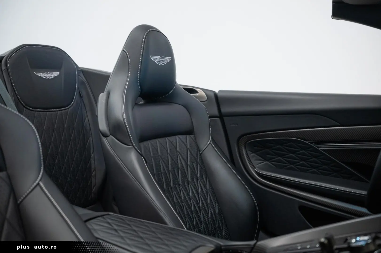 ASTON MARTIN DB12 Volante   Onyx Black   Carbon Interior