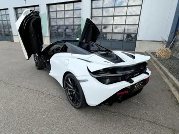 MCLAREN 720S Spider B&W MSO Carbon 1. Hand MwST