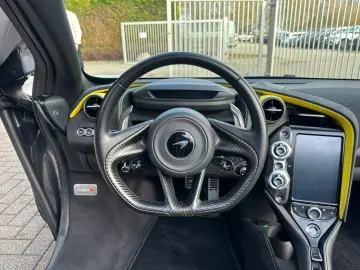 MCLAREN 720S Spider B&W MSO Carbon 1. Hand MwST