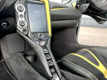 MCLAREN 720S Spider B&W MSO Carbon 1. Hand MwST