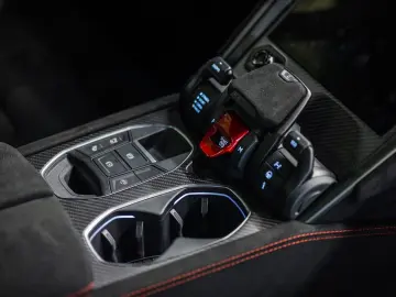 LAMBORGHINI Urus 4.0 V8 Performante Btw auto  (€ 254.504 13