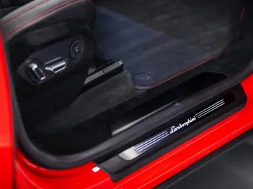 LAMBORGHINI Urus 4.0 V8 Performante Btw auto  (€ 254.504 13