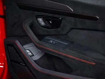 LAMBORGHINI Urus 4.0 V8 Performante Btw auto  (€ 254.504 13