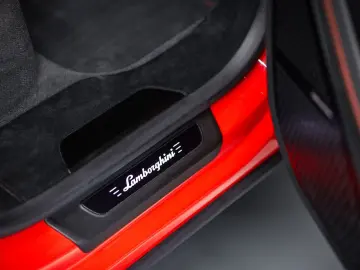 LAMBORGHINI Urus 4.0 V8 Performante Btw auto  (€ 254.504 13