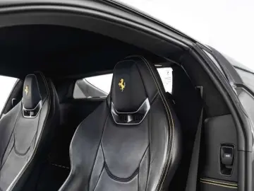 ANDERE Ferrari 296 GTB
