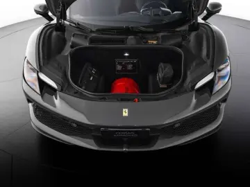 ANDERE Ferrari 296 GTB