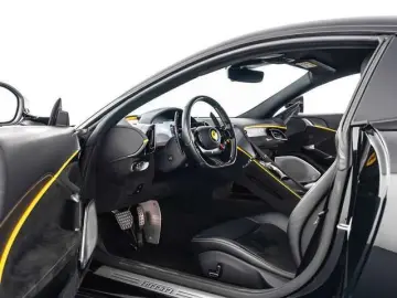 FERRARI Ferrari Roma