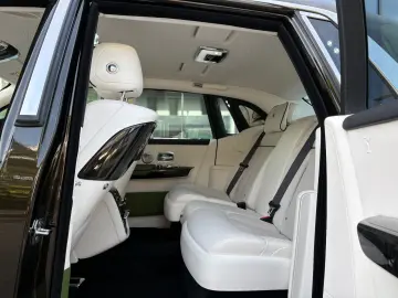 ROLLS ROYCE Phantom Serie II Gold-Plated Spirit Ecstasy