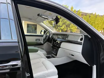 ROLLS ROYCE Phantom Serie II Gold-Plated Spirit Ecstasy