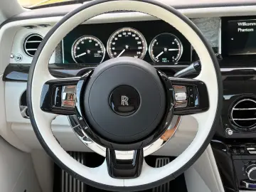 ROLLS ROYCE Phantom Serie II Gold-Plated Spirit Ecstasy