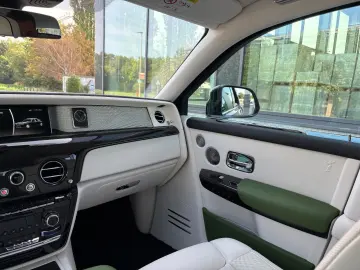 ROLLS ROYCE Phantom Serie II Gold-Plated Spirit Ecstasy