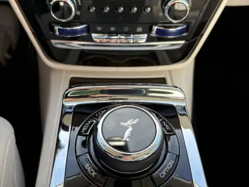 ROLLS ROYCE Phantom Serie II Gold-Plated Spirit Ecstasy