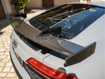 AUDI R8 GT 1 of 333 Schalensitze B&O Laserlicht Kamer