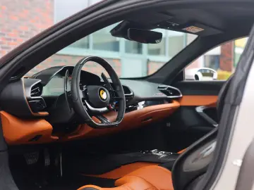FERRARI 296 GTB   Atelier - Lift - Carbon