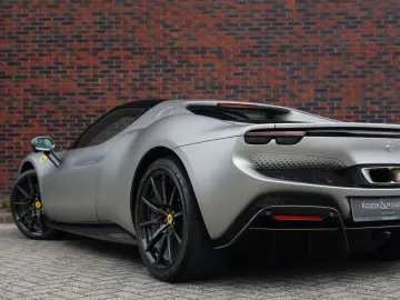 FERRARI 296 GTB   Atelier - Lift - Carbon