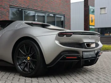 FERRARI 296 GTB   Atelier - Lift - Carbon