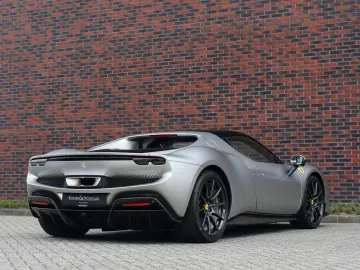 FERRARI 296 GTB   Atelier - Lift - Carbon