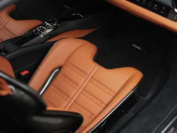 FERRARI 296 GTB   Atelier - Lift - Carbon