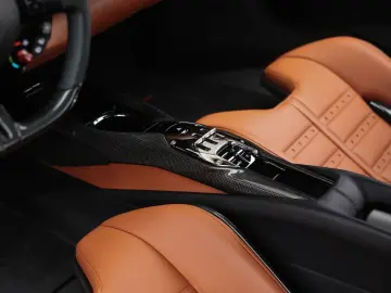 FERRARI 296 GTB   Atelier - Lift - Carbon