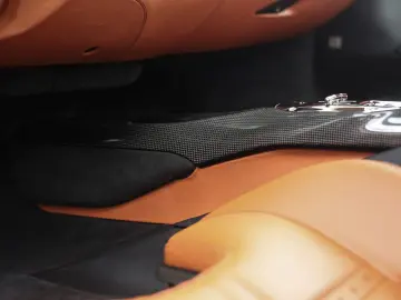 FERRARI 296 GTB   Atelier - Lift - Carbon