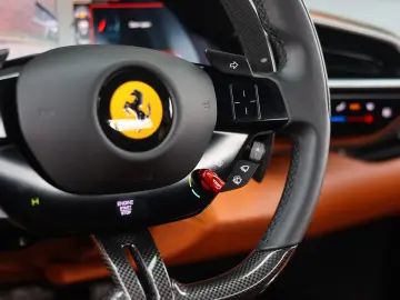 FERRARI 296 GTB   Atelier - Lift - Carbon