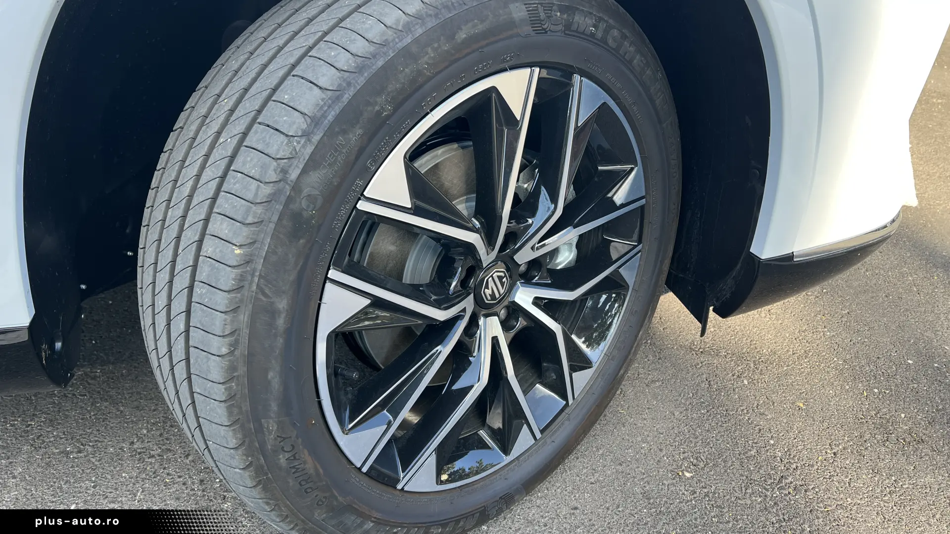 MG MGS9 PHEV Luxury MY2026 – 299 CP   Plug-in Hybrid