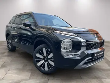 Mitsubishi Outlander Plug-in Hybrid TOP PANO • MI-PILOT 360