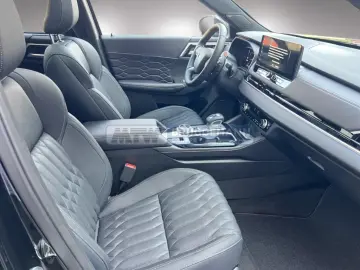 Mitsubishi Outlander Plug-in Hybrid TOP PANO • MI-PILOT 360