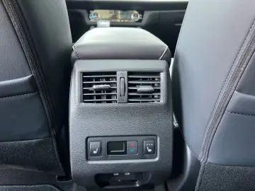 Mitsubishi Outlander Plug-in Hybrid TOP PANO • MI-PILOT 360